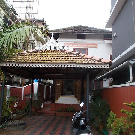 Guruvayur Bunglow Hotel Exterior foto