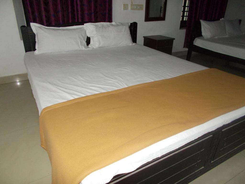 Guruvayur Bunglow Hotel Exterior foto