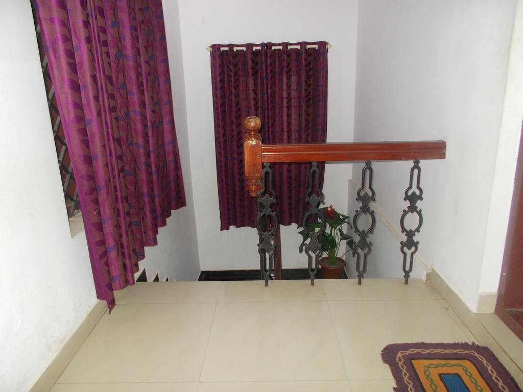 Guruvayur Bunglow Hotel Exterior foto