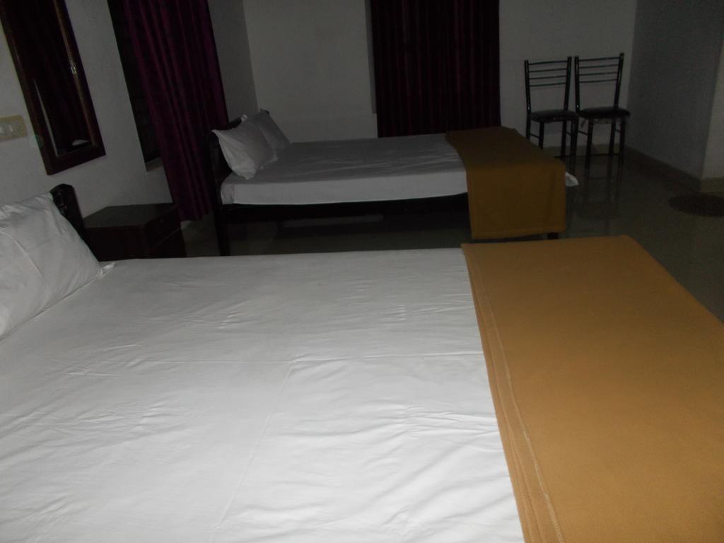 Guruvayur Bunglow Hotel Exterior foto
